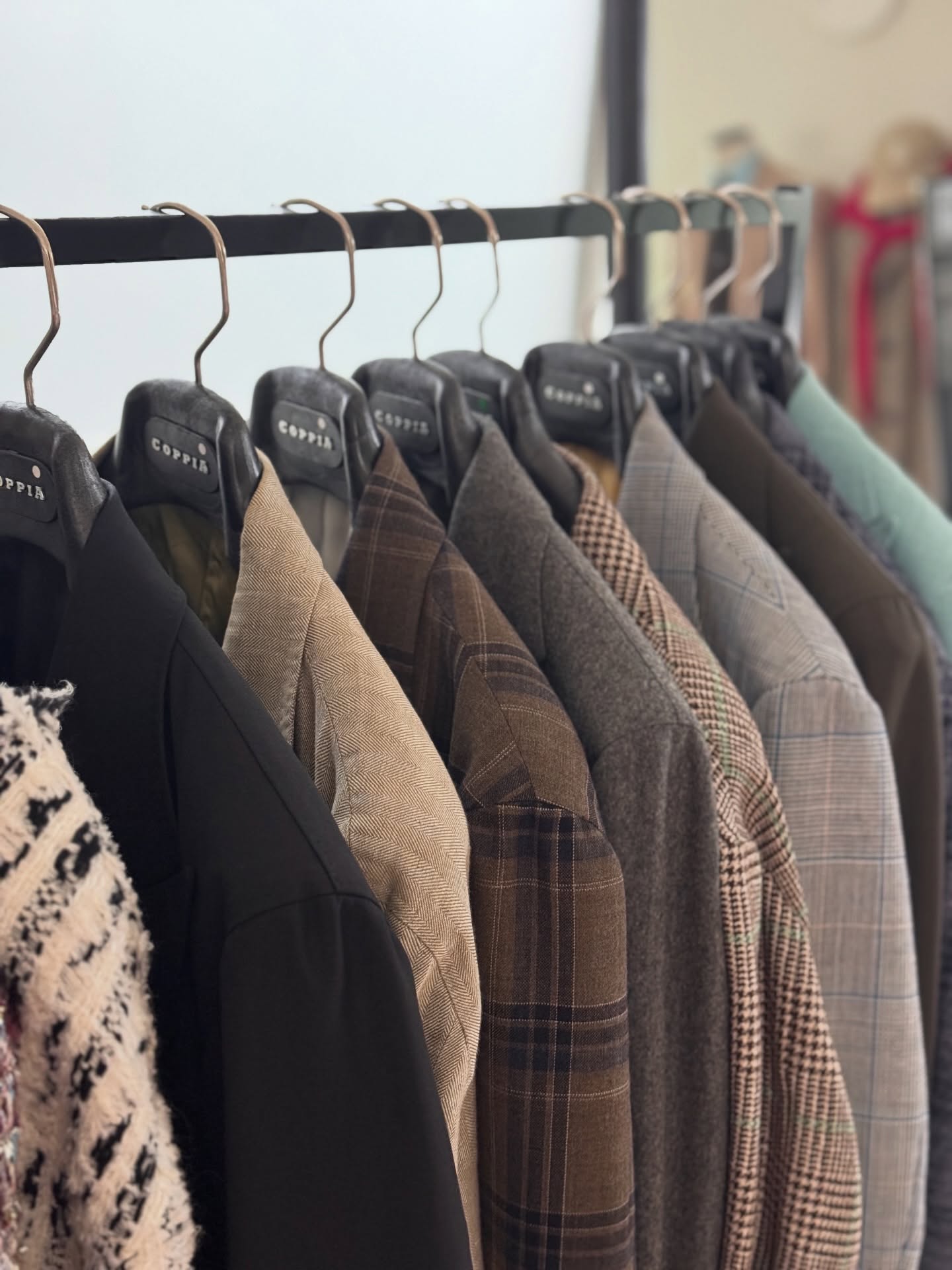 衣替えの季節ですねぇ😁

#madetomeasure 
#衣替え 
#mensfashion 
#オーダースーツ 
#成人式